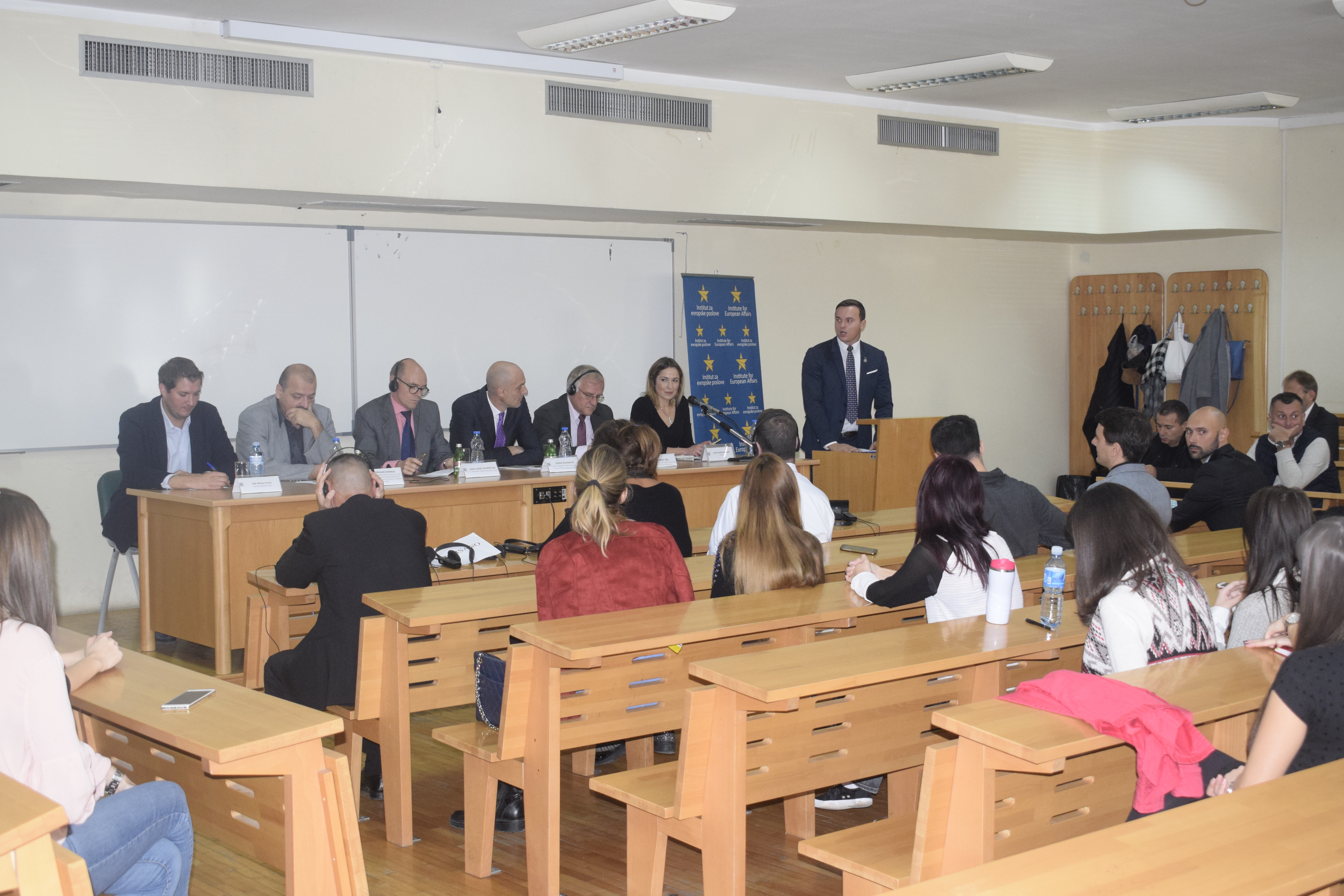 Одржана дебата на тему „Будућност Србије: изазови спољне, безбедносне и одбрамбене политике Србије“
