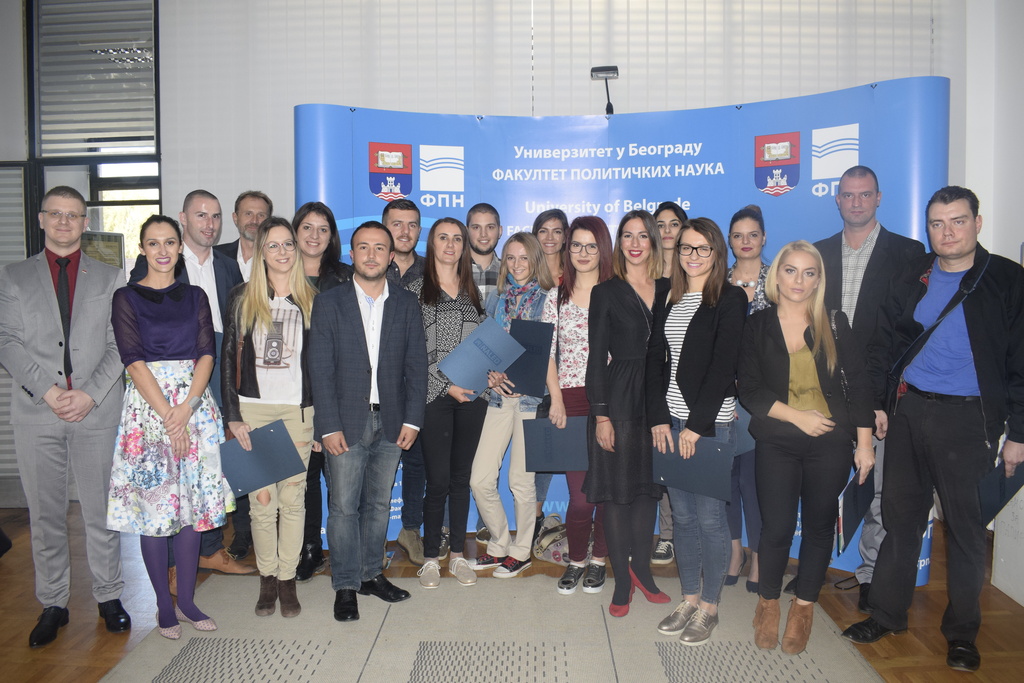 URUČENA UVERENJA I ZAHVALNICE UČESNICIMA PROJEKTA „LETNJA PRAKSA ZA MLADE POLITIKOLOGE“