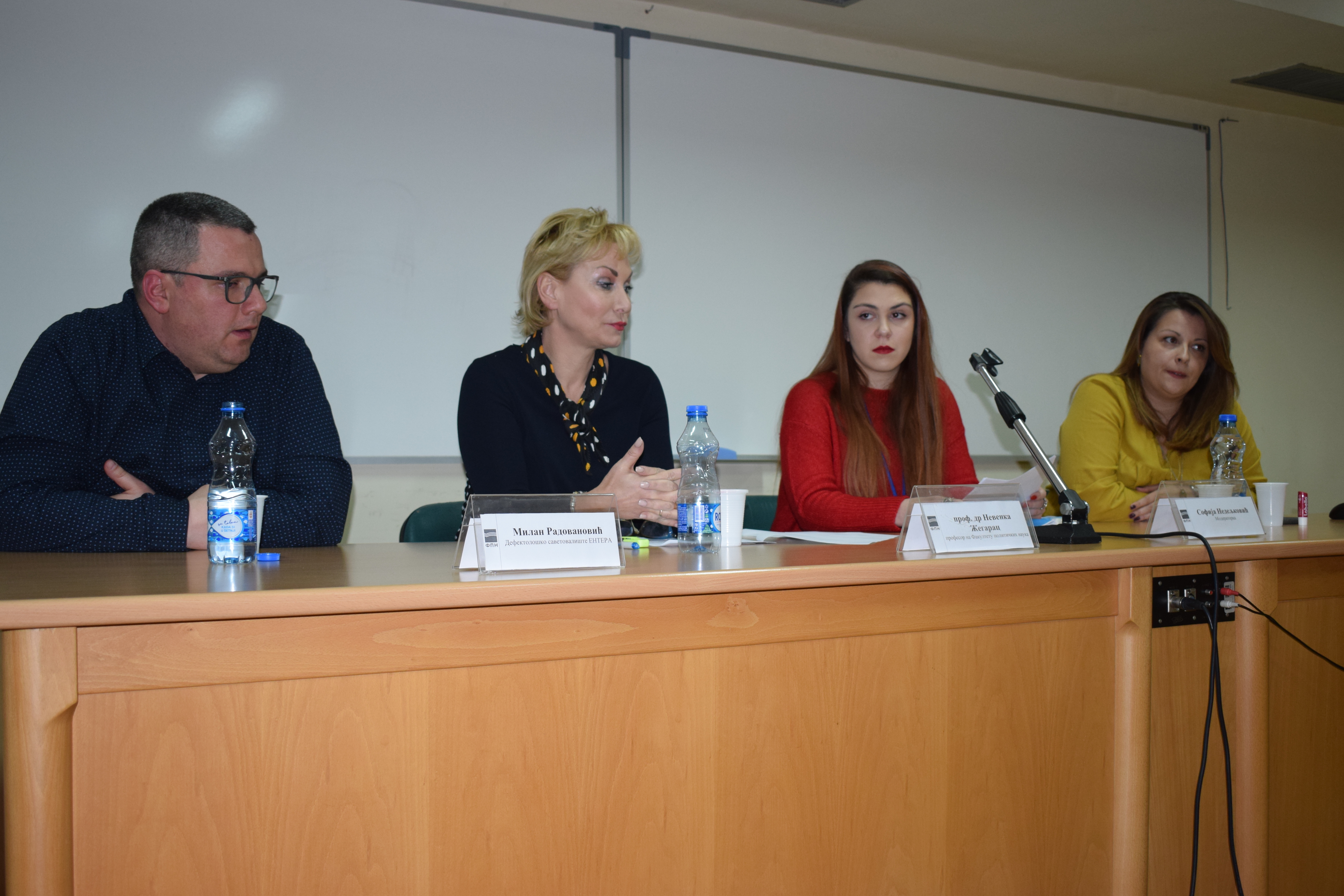 Одржана трибина на тему „Ко је крив за насиље међу вршњацима?"