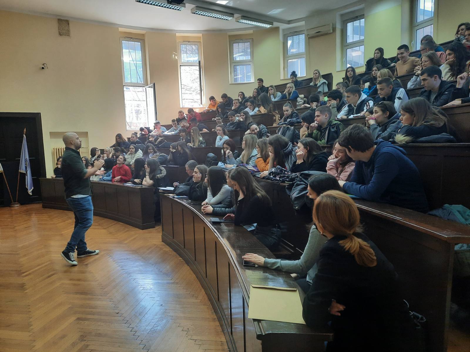 Представљање Факултета политичких наука у Првој економској школи