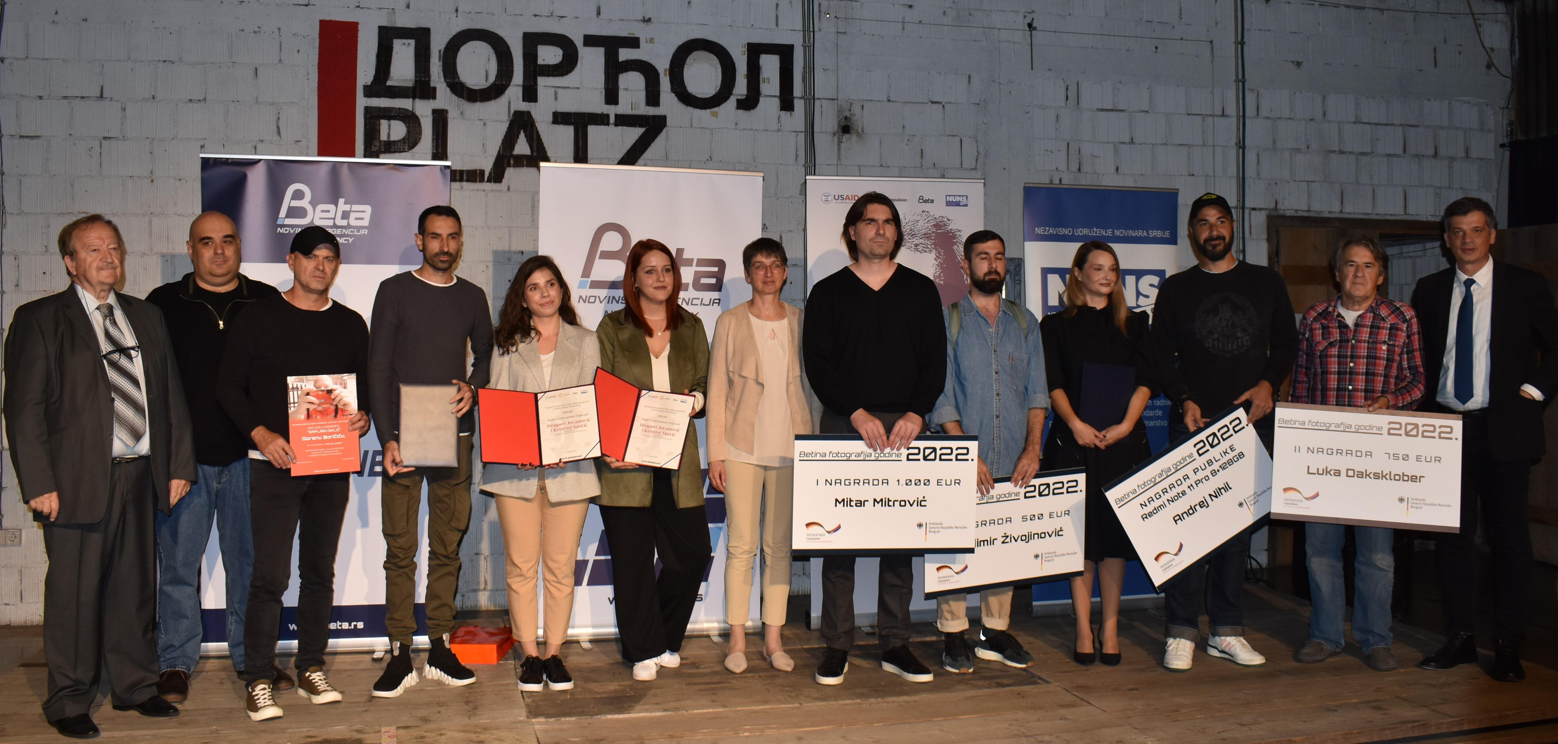 Студенткињама Факултета политичких наука уручена награда ,,Драган Јањић” за најбољи студентски рад