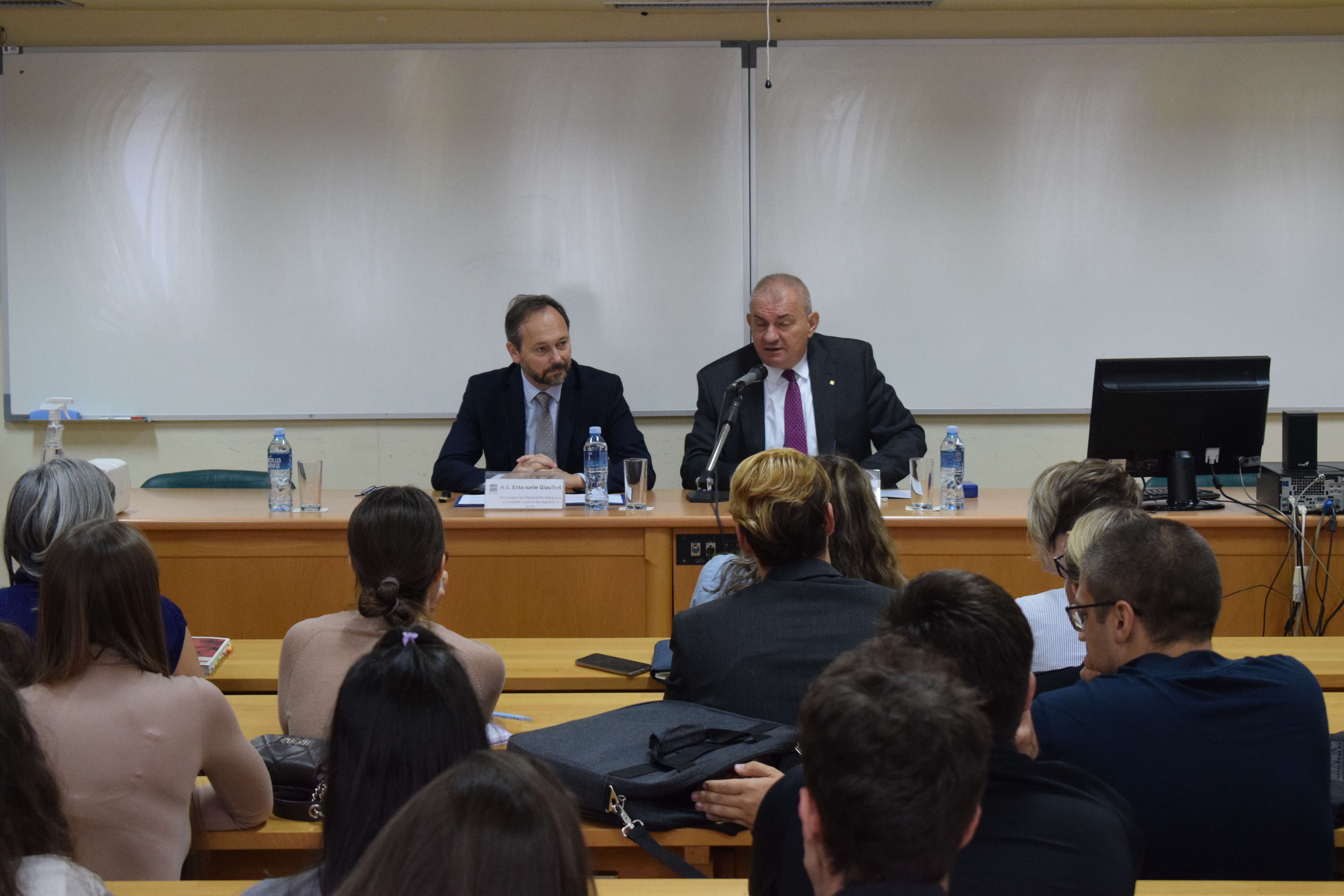 Одржано предавање шефа делегације и амбасадора ЕУ у Републици Србији Њ. Е. Емануелeа Жиофреа