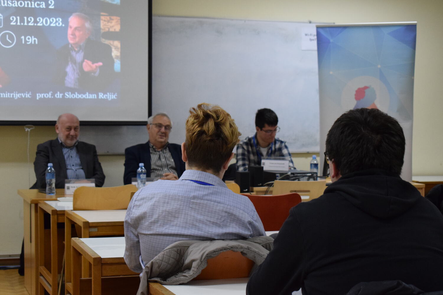 Одржана трибина „Дедоларизација, нови економски поредак, нови изазови“