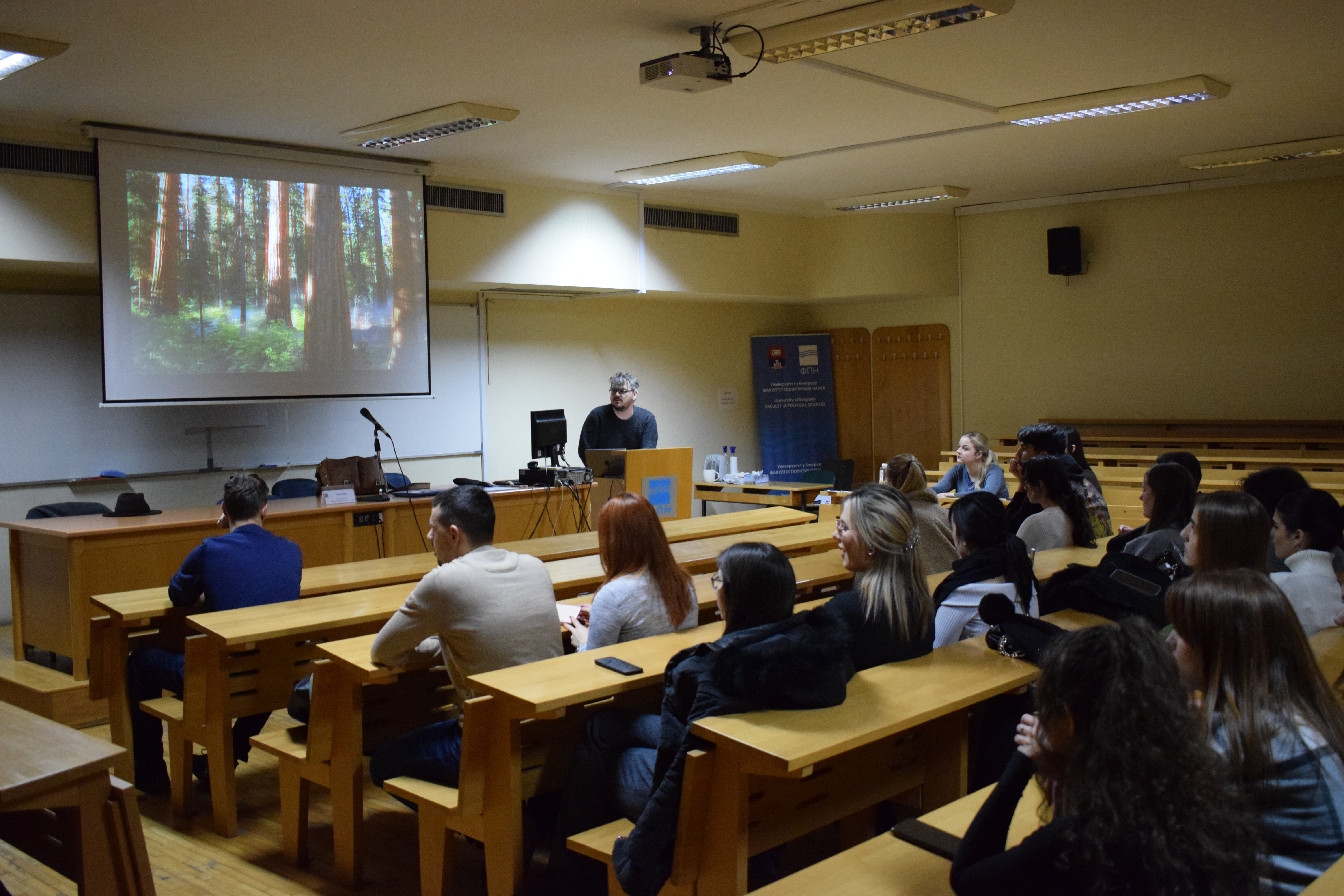 Одржано предавање „Истраживачко новинарство: фектчекинг и крими-трилер истраге“      