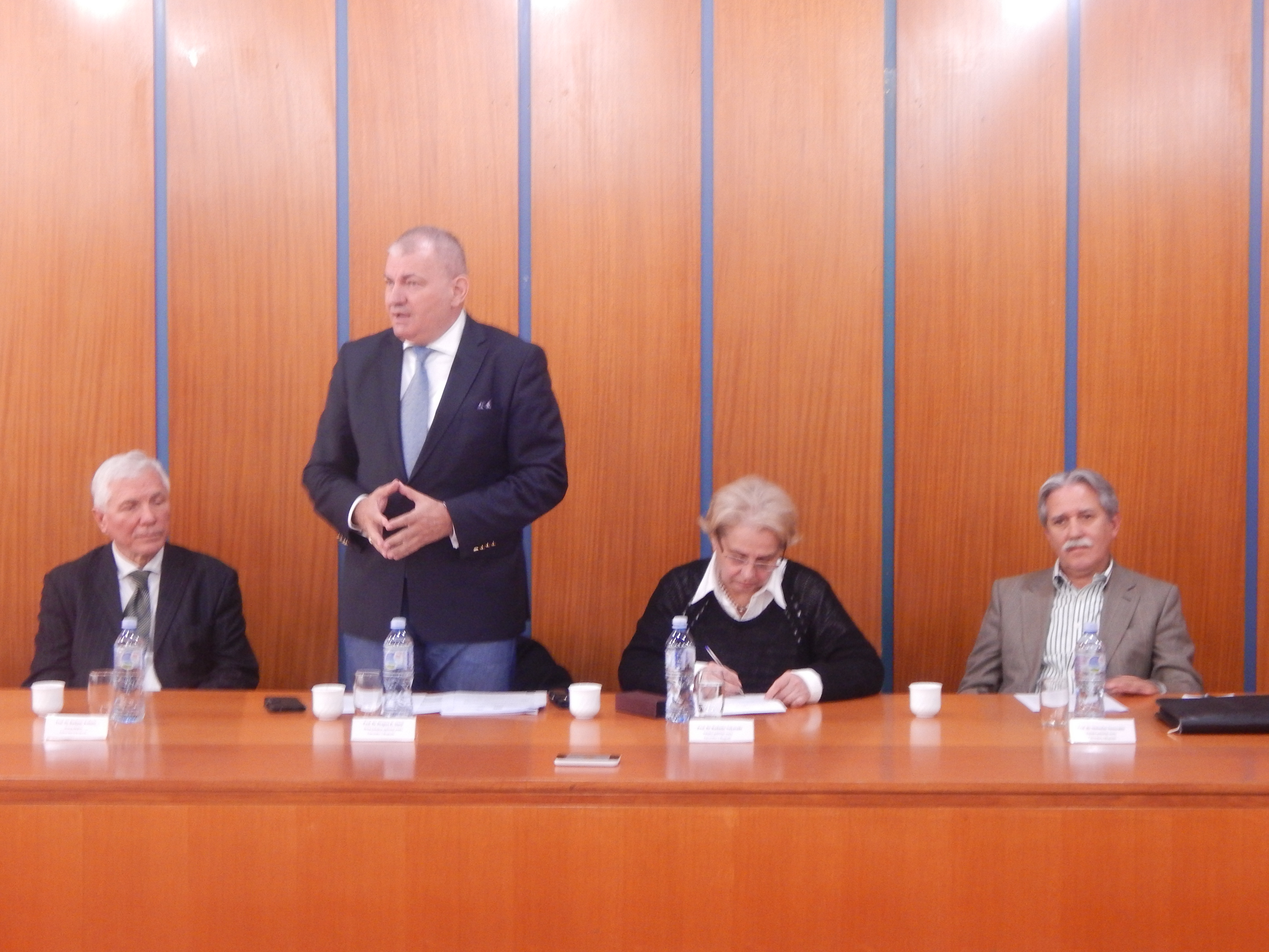 Дебата у Сремској Митровици ,,Србија и ЕУ: поштовање националног идентитета“