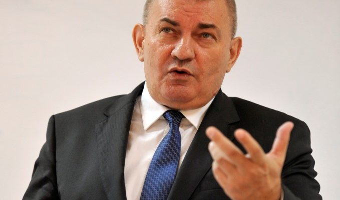 Професор др Драган Р. Симић поново изабран за декана Факултета политичких наука