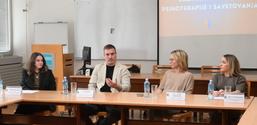 Oдржан округли сто „Афирмација социјалних радника у области психотерапије и саветовања“