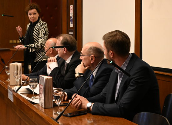 Представљена књига „Балкан после рата: изградња мира или државе“